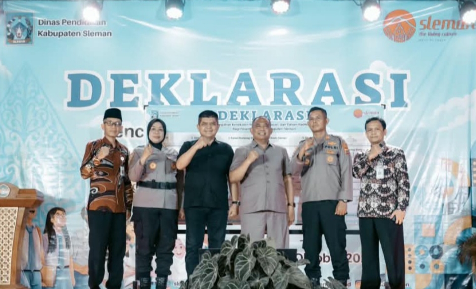 <a href='https://pastvnews.com/berita-daerah/deklarasi-pencegahan-kenakalan-remaja-kekerasan-dan-paham-radikalisme-bagi-peserta-didik-di-kabupaten-sleman.html'>Deklarasi Pencegahan Kenakalan Remaja, Kekerasan dan Paham Radikalisme Bagi Peserta Didik di Kabupaten Sleman</a>