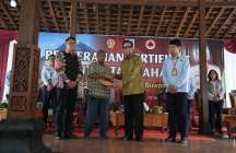 Gubernur DIY Serahkan Sertifikat Hak Milik Hunian Tetap bagi Warga Terdampak Erupsi Merapi di Kepuharjo Cangkringan